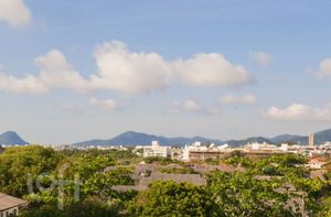 Image 11 - 883405