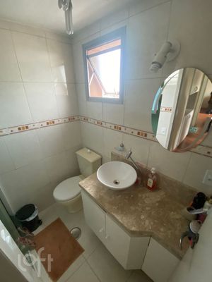 Image 13 - 883408