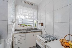 Image 15 - 883409