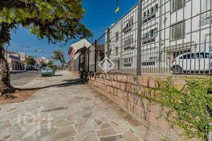 Image 33 - 883409