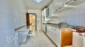 Image 7 - 883415