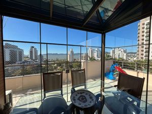 Image 15 - 883420