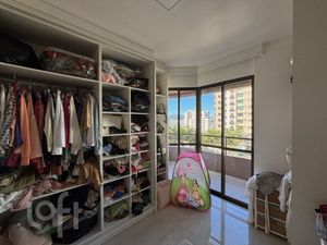 Image 34 - 883420