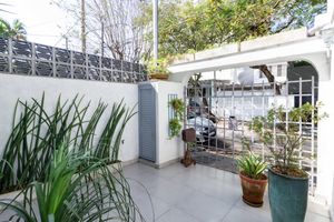 Image 32 - 883422
