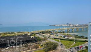 Image 4 - 883423
