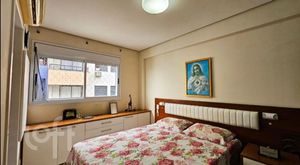 Image 11 - 883423