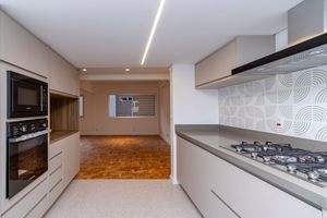 Image 14 - 883426