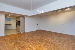 Image 3 - 883426