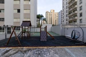 Image 32 - 883426