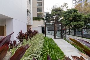 Image 31 - 883426