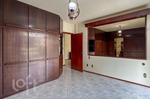 Image 19 - 883427