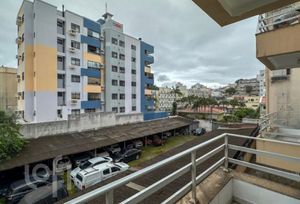 Image 10 - 883427