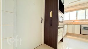 Image 8 - 883428
