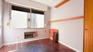 Image 33 - 883428
