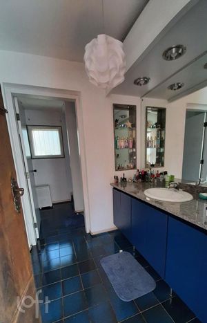 Image 8 - 883432