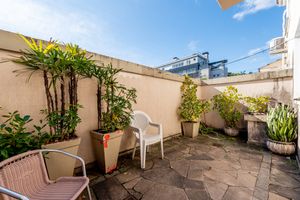 Image 11 - 883433