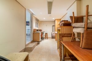Image 27 - 883433