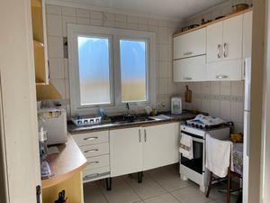 Image 17 - 883433