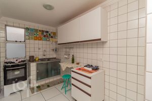 Image 4 - 883465