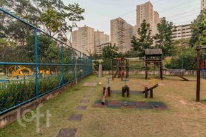 Image 27 - 883465