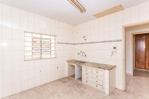 Image 13 - 883469