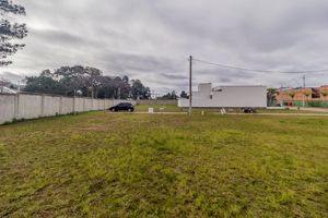 Image 2 - 883474