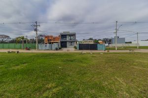 Image 3 - 883476