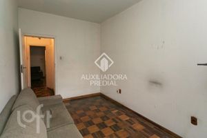 Image 21 - 883480