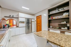 Image 37 - 883482