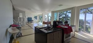 Image 10 - 883486