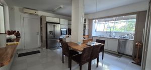 Image 11 - 883486