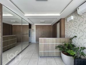 Image 21 - 883501