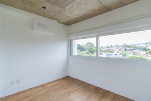 Image 11 - 883512