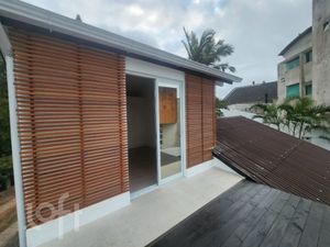 Image 15 - 883517