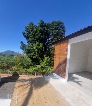 Image 11 - 883517