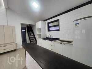 Image 31 - 883517