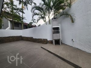 Image 50 - 883517
