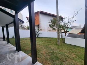 Image 52 - 883517