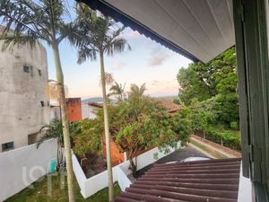 Image 27 - 883517