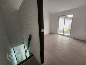 Image 25 - 883517