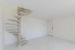 Image 22 - 883520