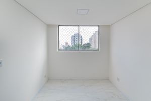 Image 36 - 883520