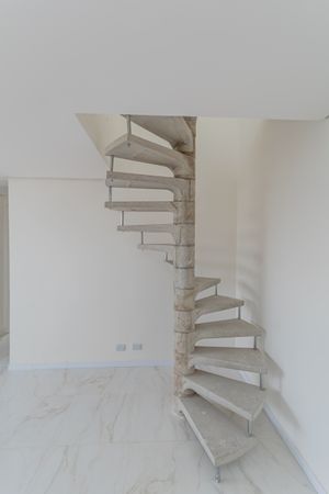 Image 18 - 883520