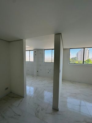 Image 8 - 883520