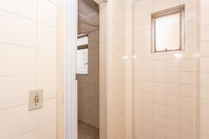 Image 34 - 883521