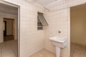 Image 39 - 883521