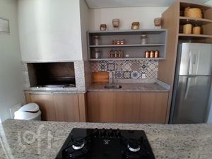 Image 17 - 883527