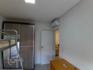 Image 11 - 883527