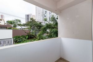 Image 3 - 883528