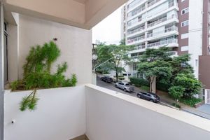Image 5 - 883528